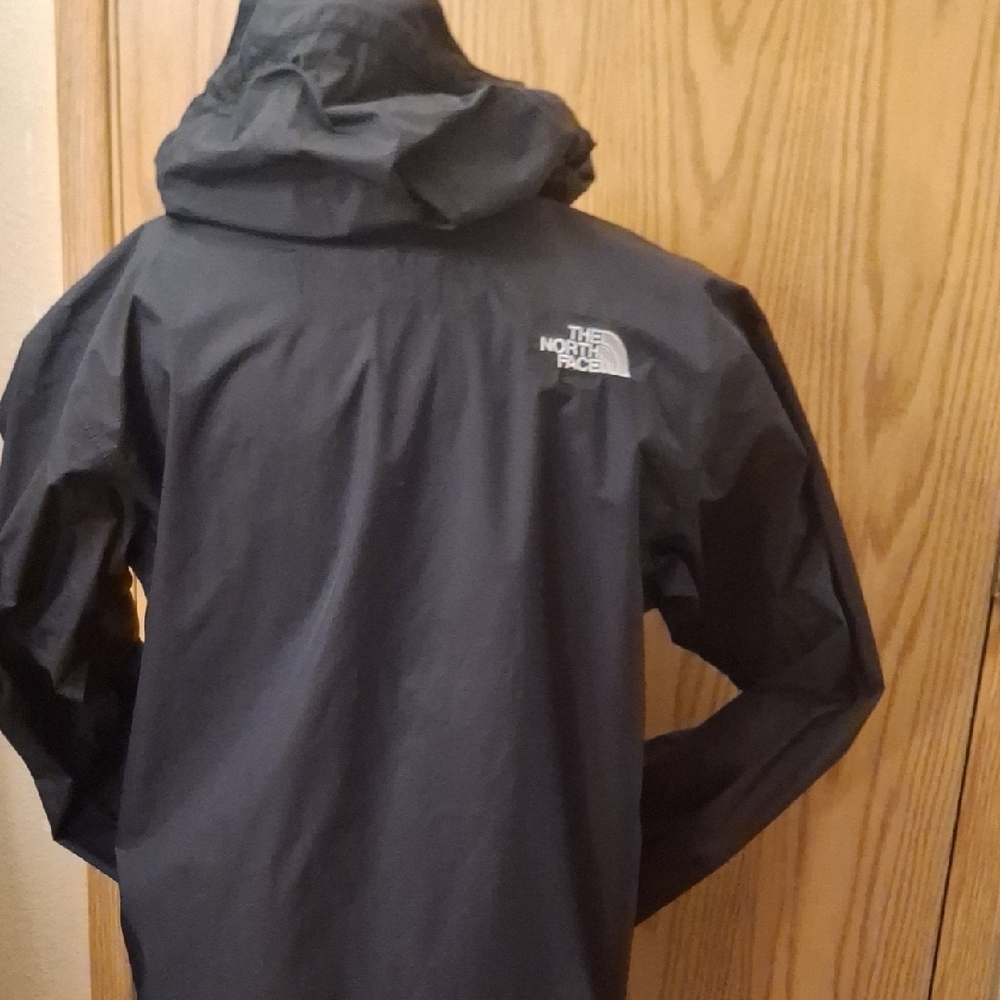 The North Face Men's Black Hooded Raincoat - Picture 5 of 7